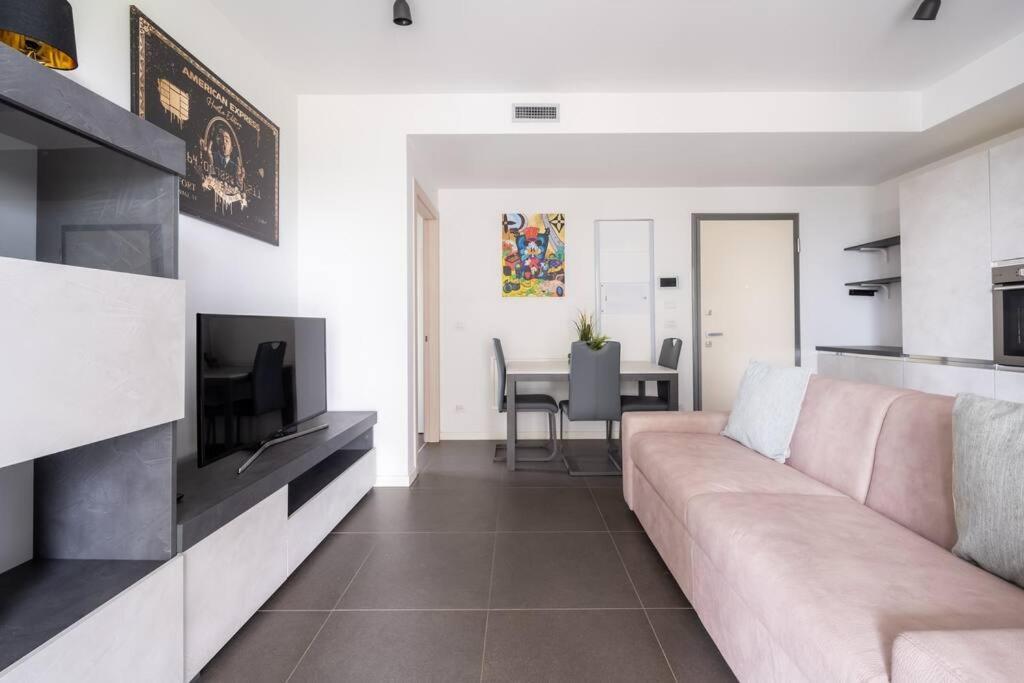 We Home - Uptown74 Bloom Apartment - Milano Bagian luar foto