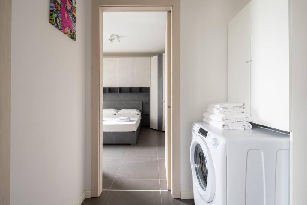 We Home - Uptown74 Bloom Apartment - Milano Bagian luar foto