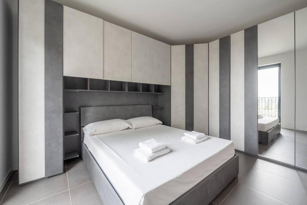 We Home - Uptown74 Bloom Apartment - Milano Bagian luar foto