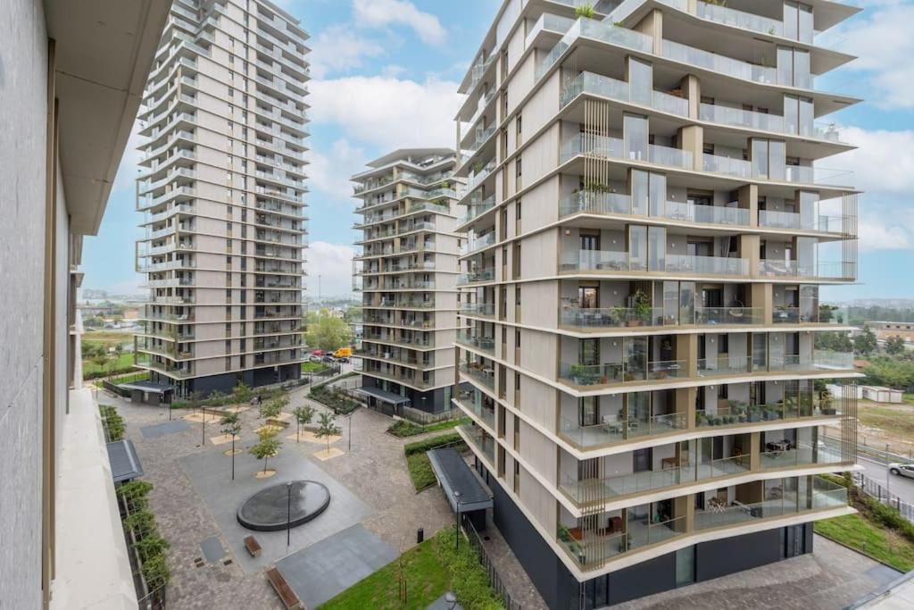 We Home - Uptown74 Bloom Apartment - Milano Bagian luar foto