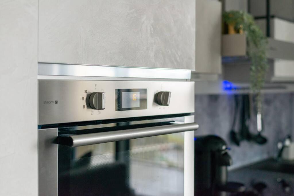 We Home - Uptown74 Bloom Apartment - Milano Bagian luar foto